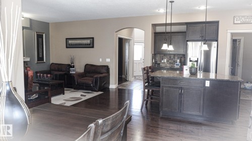 3619 Goodridge Crescent, Edmonton, AB - Indoor Photo Showing Kitchen With Upgraded Kitchen