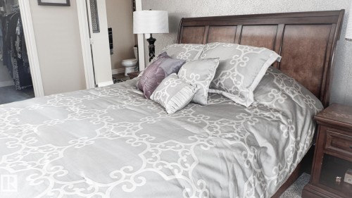 3619 Goodridge Crescent, Edmonton, AB - Indoor Photo Showing Bedroom