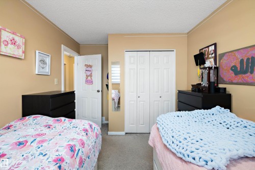 9804 156 Avenue, Edmonton, AB - Indoor Photo Showing Bedroom