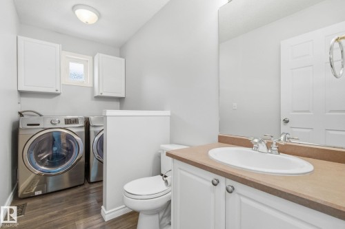 5302 57 Avenue, Stony Plain, AB - Indoor Photo Showing Laundry Room