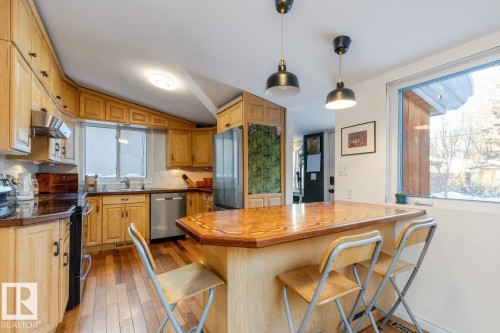 9319 95 Street, Edmonton, AB - Indoor