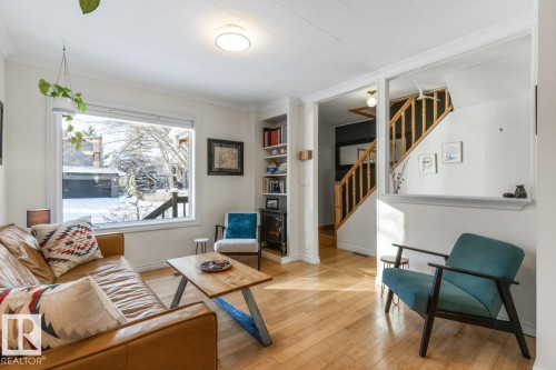 9319 95 Street, Edmonton, AB - Indoor Photo Showing Living Room