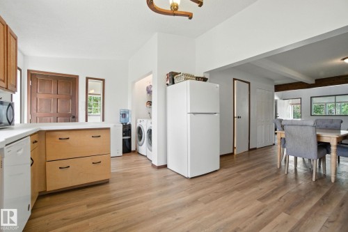 51019 Rge Road 273, Rural Parkland County, AB - Indoor Photo Showing Kitchen