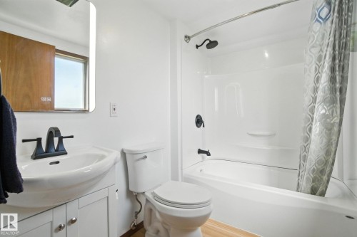 51019 Rge Road 273, Rural Parkland County, AB - Indoor Photo Showing Bathroom