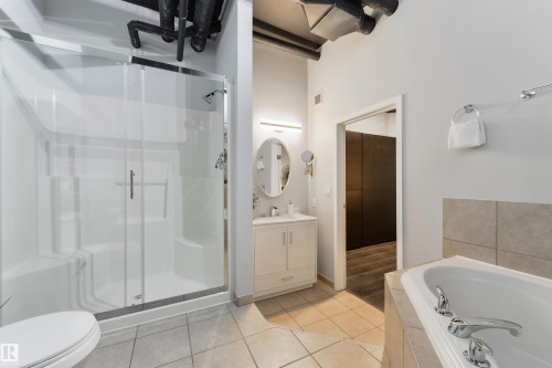 408 10179 105 Street, Edmonton, AB - Indoor Photo Showing Bathroom