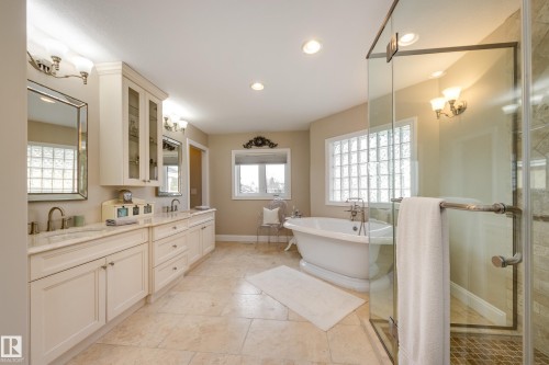 103 Weaver Drive, Edmonton, AB - Indoor Photo Showing Bathroom