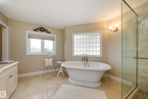 103 Weaver Drive, Edmonton, AB - Indoor Photo Showing Bathroom