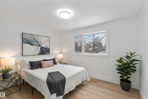 6719 95 Avenue, Edmonton, AB - Indoor Photo Showing Bedroom
