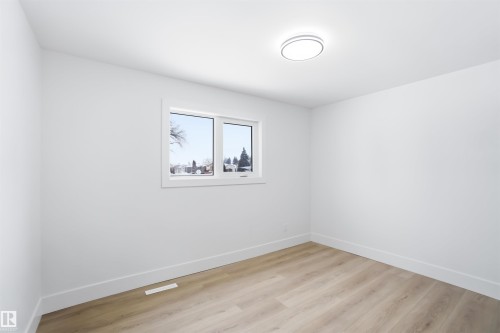 6719 95 Avenue, Edmonton, AB - Indoor Photo Showing Other Room