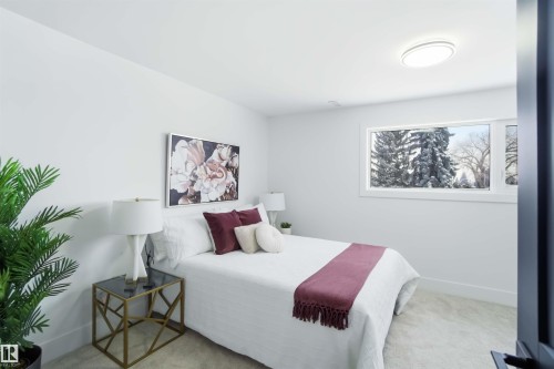 6719 95 Avenue, Edmonton, AB - Indoor Photo Showing Bedroom