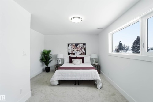 6719 95 Avenue, Edmonton, AB - Indoor Photo Showing Bedroom