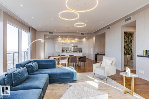 4804 10360 102 Street, Edmonton, AB - Indoor Photo Showing Living Room