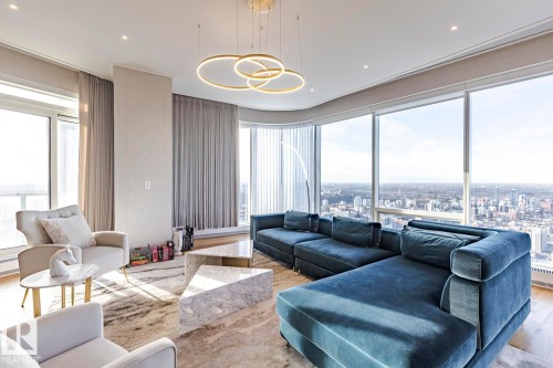 4804 10360 102 Street, Edmonton, AB - Indoor Photo Showing Living Room