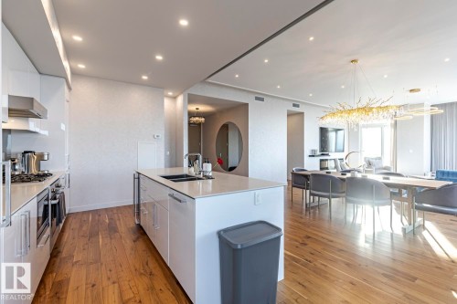 4804 10360 102 Street, Edmonton, AB - Indoor Photo Showing Kitchen With Double Sink With Upgraded Kitchen
