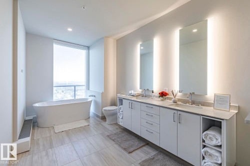 4804 10360 102 Street, Edmonton, AB - Indoor Photo Showing Bathroom