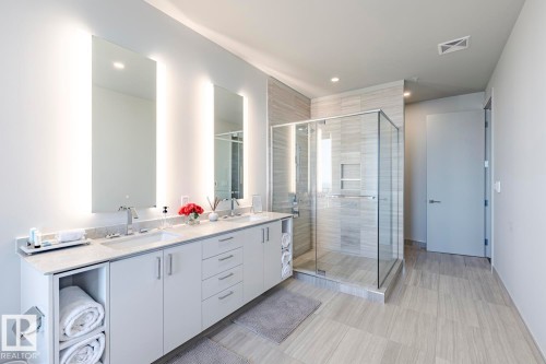 4804 10360 102 Street, Edmonton, AB - Indoor Photo Showing Bathroom