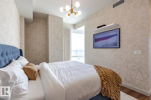 4804 10360 102 Street, Edmonton, AB - Indoor Photo Showing Bedroom
