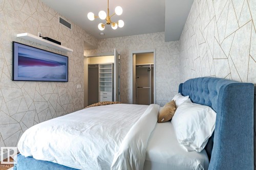 4804 10360 102 Street, Edmonton, AB - Indoor Photo Showing Bedroom