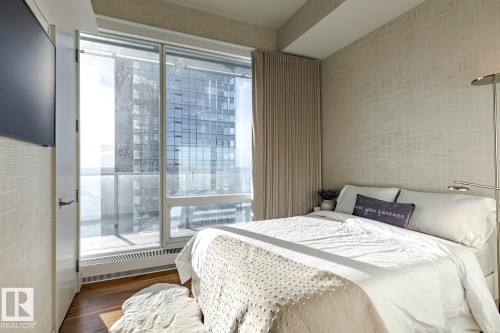 4804 10360 102 Street, Edmonton, AB - Indoor Photo Showing Bedroom