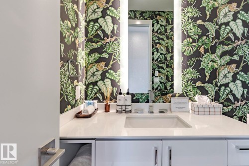 4804 10360 102 Street, Edmonton, AB - 