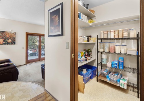 10908 Bearspaw Drive W, Edmonton, AB - Indoor