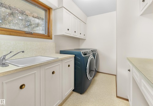 10908 Bearspaw Drive W, Edmonton, AB - Indoor Photo Showing Laundry Room