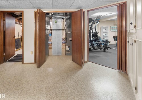 10908 Bearspaw Drive W, Edmonton, AB - Indoor Photo Showing Other Room