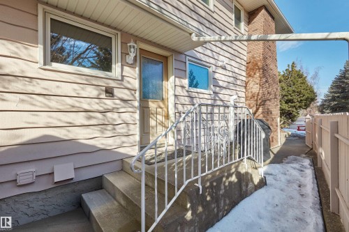 10908 Bearspaw Drive W, Edmonton, AB - Outdoor