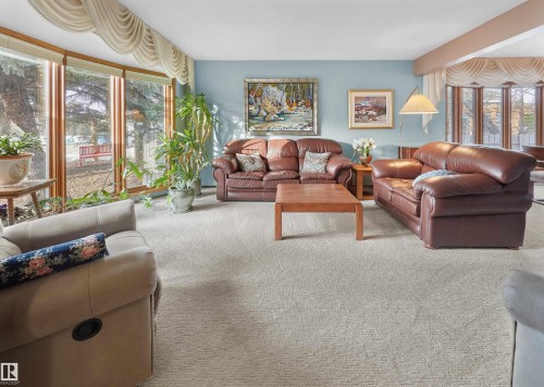 10908 Bearspaw Drive W, Edmonton, AB - Indoor Photo Showing Living Room