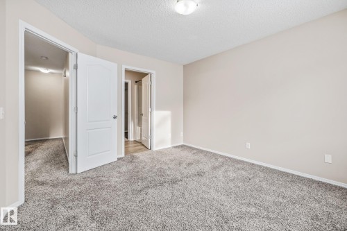 1421 Hermitage Road, Edmonton, AB - Indoor Photo Showing Other Room