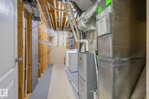 1421 Hermitage Road, Edmonton, AB - Indoor Photo Showing Laundry Room