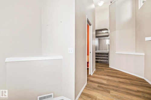 1421 Hermitage Road, Edmonton, AB - Indoor Photo Showing Other Room