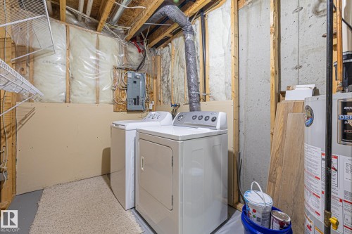 1421 Hermitage Road, Edmonton, AB - Indoor Photo Showing Other Room