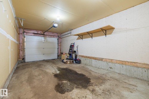 1421 Hermitage Road, Edmonton, AB - Indoor Photo Showing Garage