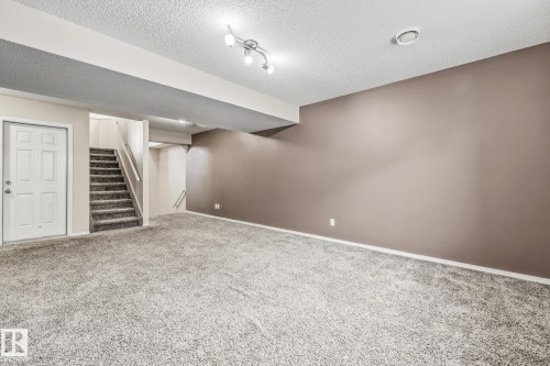 1421 Hermitage Road, Edmonton, AB - Indoor Photo Showing Other Room