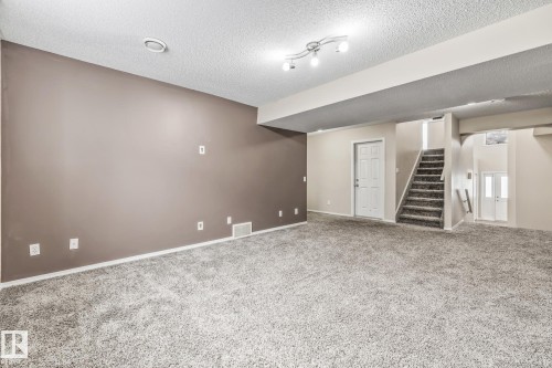 1421 Hermitage Road, Edmonton, AB - Indoor Photo Showing Other Room