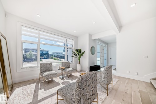 2747 Wheaton Drive, Edmonton, AB - Indoor