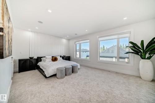 2747 Wheaton Drive, Edmonton, AB - Indoor Photo Showing Bedroom