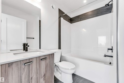 Full bathroom with vanity and bathtub / shower combination - 77 5 Rondeau Drive, St. Albert, AB - Indoor Photo Showing Bathroom