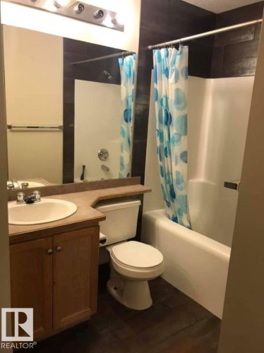 216 12550 140 Avenue, Edmonton, AB - Indoor Photo Showing Bathroom
