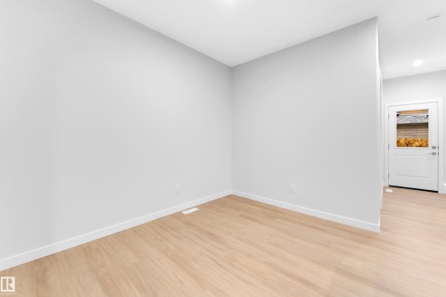 252 24 Street Sw, Edmonton, AB - Indoor Photo Showing Other Room
