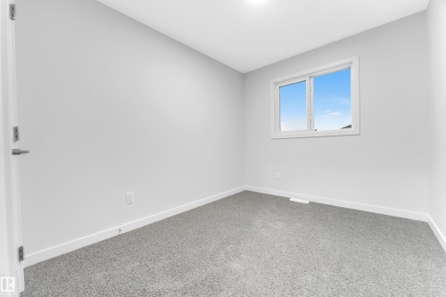252 24 Street Sw, Edmonton, AB - Indoor Photo Showing Other Room