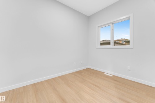 252 24 Street Sw, Edmonton, AB - Indoor Photo Showing Other Room