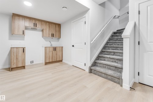 252 24 Street Sw, Edmonton, AB - Indoor