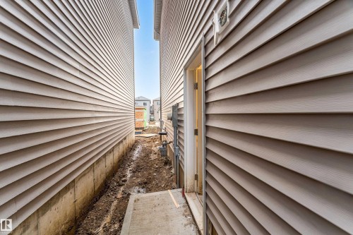 252 24 Street Sw, Edmonton, AB - Outdoor