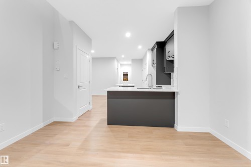 252 24 Street Sw, Edmonton, AB - Indoor