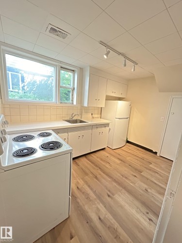 7705 110 Street, Edmonton, AB - Indoor Photo Showing Kitchen