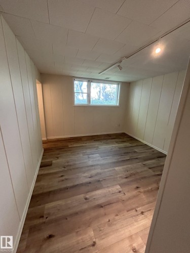 7705 110 Street, Edmonton, AB - Indoor