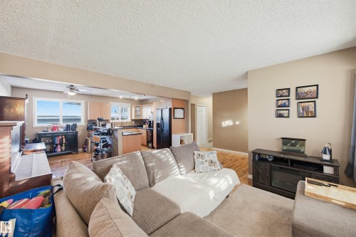 3426 120 Avenue, Edmonton, AB - Indoor Photo Showing Living Room
