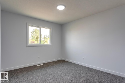 35 Caledon Crescent, Spruce Grove, AB - Indoor Photo Showing Other Room